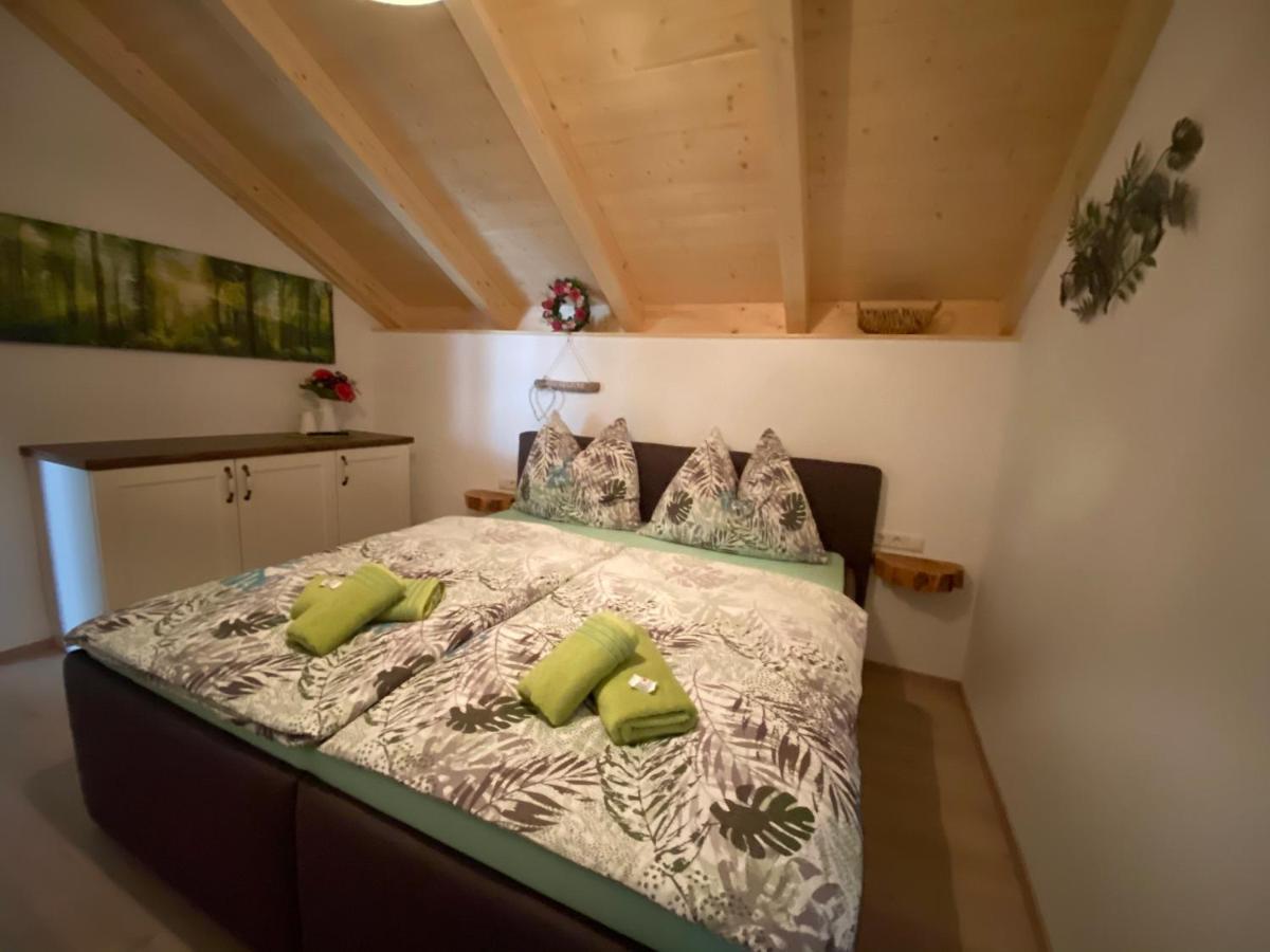 Apartments Edelweiss & Enzian - Gaestehaus Zum Fuchs Hermagor-Pressegger See Eksteriør billede
